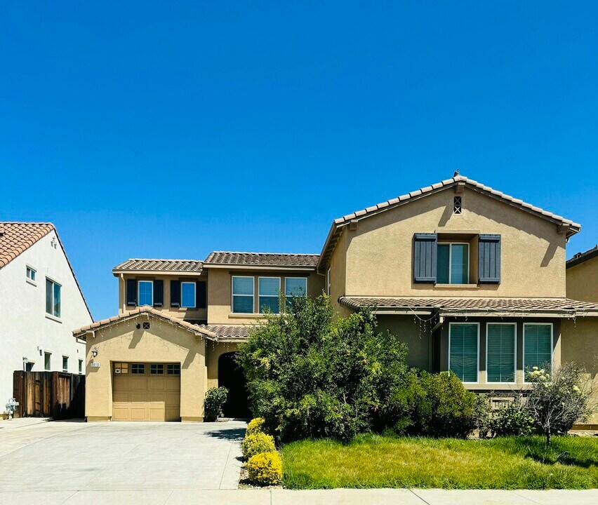 2610 Brookshire St in Brentwood, CA - Building Photo