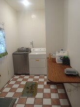 408 S Ash Ave in Inglewood, CA - Foto de edificio - Building Photo