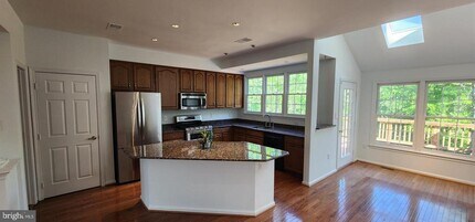 20320 Burnley Square in Sterling, VA - Building Photo - Building Photo