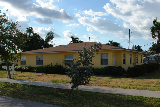 2134 Cleveland St in Hollywood, FL - Building Photo - Building Photo