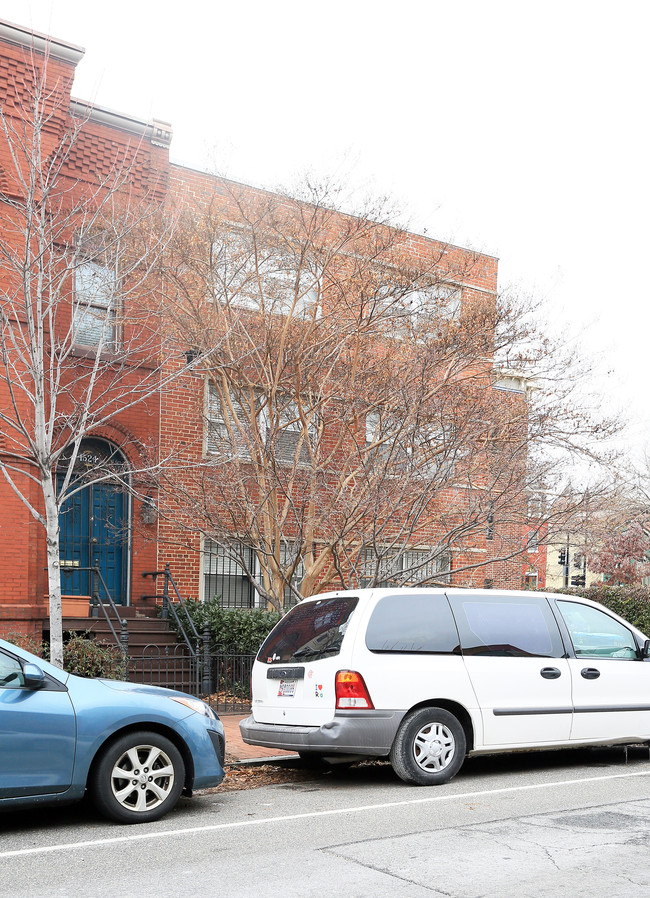 1526 12th St NW in Washington, DC - Building Photo - Building Photo