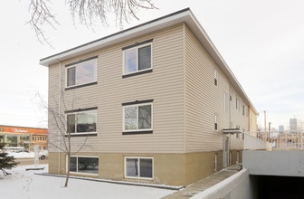 Twinson in Edmonton, AB - Building Photo - Building Photo