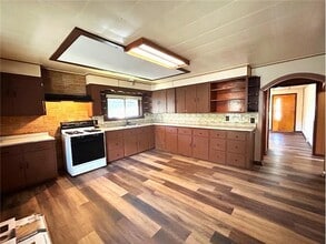 828 Cove Rd in Weirton, WV - Building Photo - Building Photo