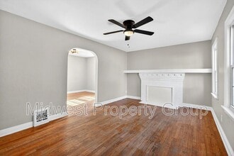 46 N Harvey Ave in Ferguson, MO - Building Photo - Building Photo