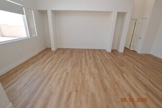 7036 Bodega Point Ct in Las Vegas, NV - Building Photo - Building Photo