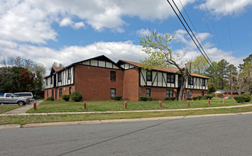 Derita Woods Apartments in Charlotte, NC - Building Photo - Building Photo