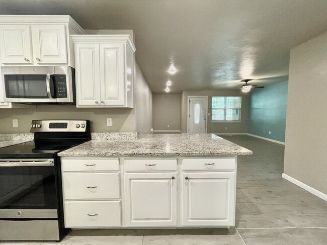 120 N Ranchwood Blvd in Yukon, OK - Building Photo - Building Photo