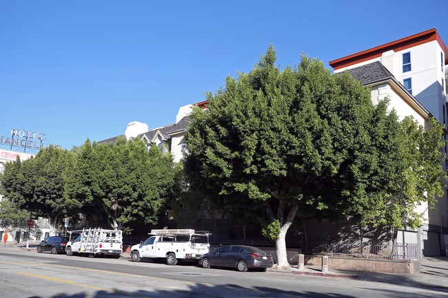 Koreatown Condo in Los Angeles, CA - Foto de edificio - Building Photo