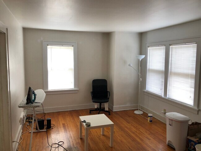 827 W Walnut St in Kalamazoo, MI - Building Photo - Building Photo