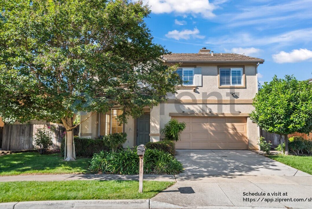 8911 Church St in Gilroy, CA - Building Photo