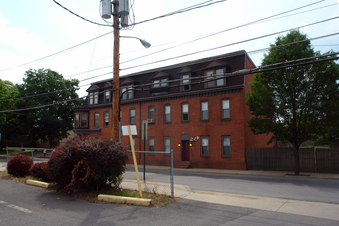 Jonathan Place in Hagerstown, MD - Building Photo