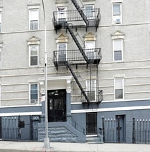 343 E 195th in Bronx, NY - Building Photo - Building Photo