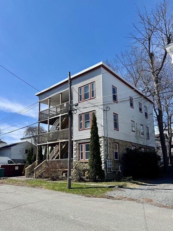 70 Edwards St, Unit Unit 1 in Fitchburg, MA - Building Photo - Building Photo