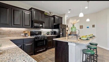 3207 Camden Creek Dr in Krum, TX - Building Photo - Building Photo