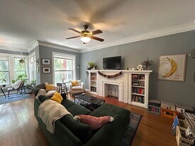 2554 W Eastwood Ave, Unit 2w in Chicago, IL - Building Photo