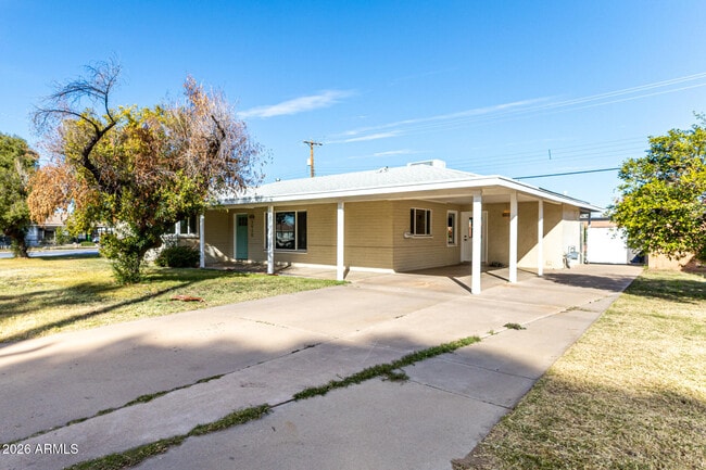 3930 E Oak St in Phoenix, AZ - Foto de edificio - Building Photo