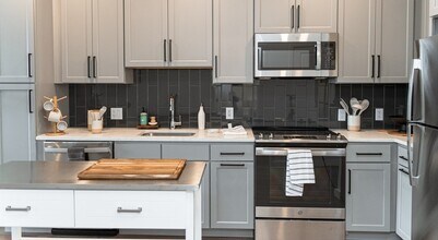780 Morrissey Blvd, Unit 403 in Boston, MA - Building Photo - Building Photo