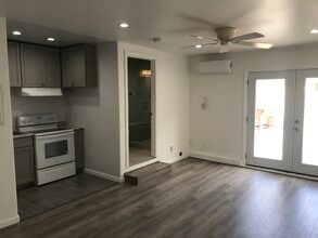 12418 Oxnard St, Unit ADU in Los Angeles, CA - Building Photo - Building Photo
