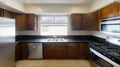 6244 Mary Ln Dr in San Diego, CA - Building Photo - Building Photo