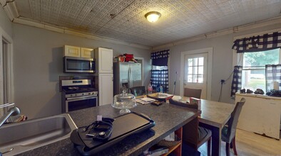 22 Thompson St in Vernon, CT - Building Photo - Interior Photo