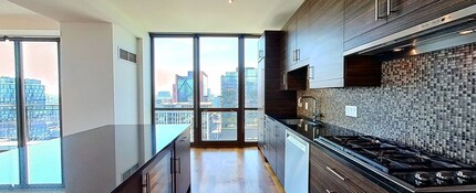 610 W Wayman St in Chicago, IL - Building Photo - Building Photo