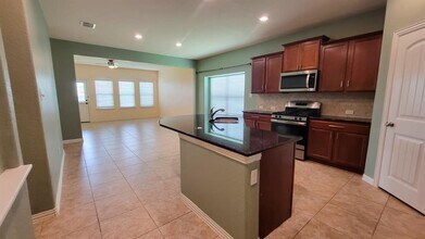 386 Shale Cir in Buda, TX - Building Photo - Building Photo