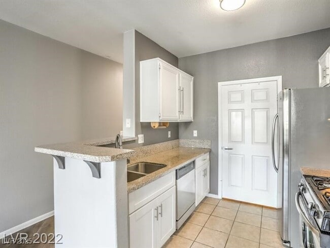 7119 S Durango Dr in Las Vegas, NV - Building Photo - Building Photo