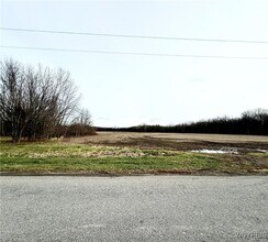 2728 Marshall Rd in Medina, NY - Building Photo - Building Photo