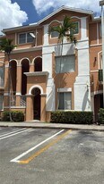7250 NW 177th St in Hialeah, FL - Building Photo