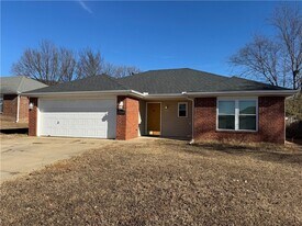 1160 S Jasmine Ln in Fayetteville, AR - Building Photo