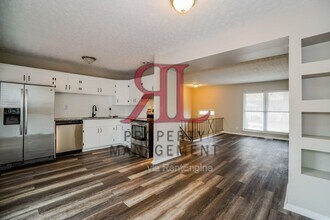 363 Regents Rd in Columbus, OH - Foto de edificio - Building Photo