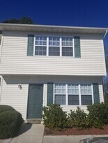 23 Pirates Cove Dr in Swansboro, NC - Building Photo