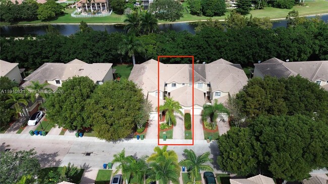 3887 Tree Top Dr in Weston, FL - Foto de edificio - Building Photo