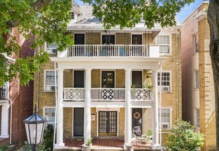 3004 Monument Ave in Richmond, VA - Foto de edificio - Building Photo