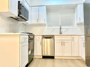 161-15 29th Ave in Queens, NY - Building Photo - Building Photo