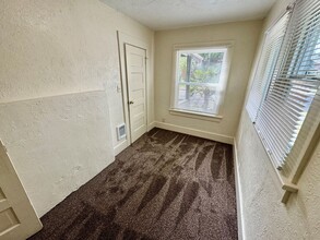 235 NW Kings Blvd in Corvallis, OR - Building Photo - Building Photo