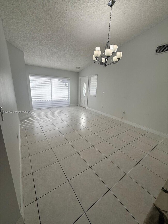 17913 SW 145th Ave in Miami, FL - Building Photo - Building Photo