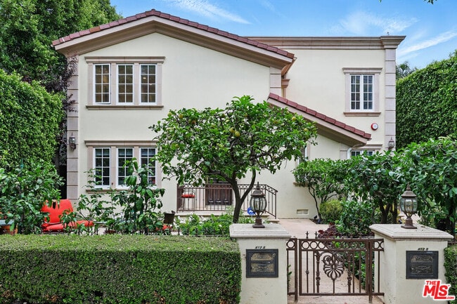 property at 412 N Maple Dr
