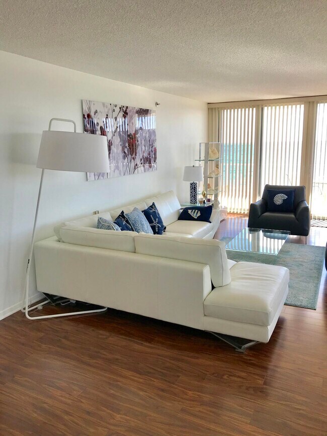 3360 S Ocean Blvd in Palm Beach, FL - Building Photo - Building Photo