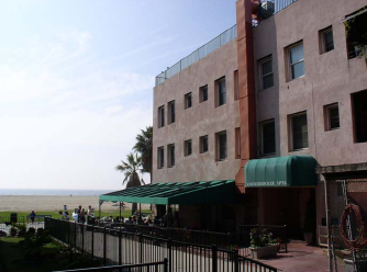 Mixed-Use Venice Boardwalk Building in Venice, CA - Foto de edificio - Building Photo