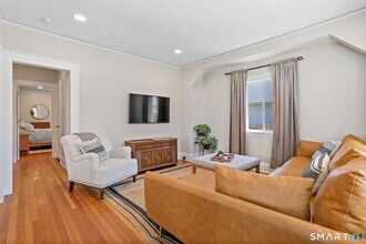 62 Glenwood Ave in Stratford, CT - Foto de edificio - Building Photo