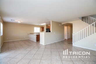 8332 W Crown King Rd in Tolleson, AZ - Building Photo - Building Photo