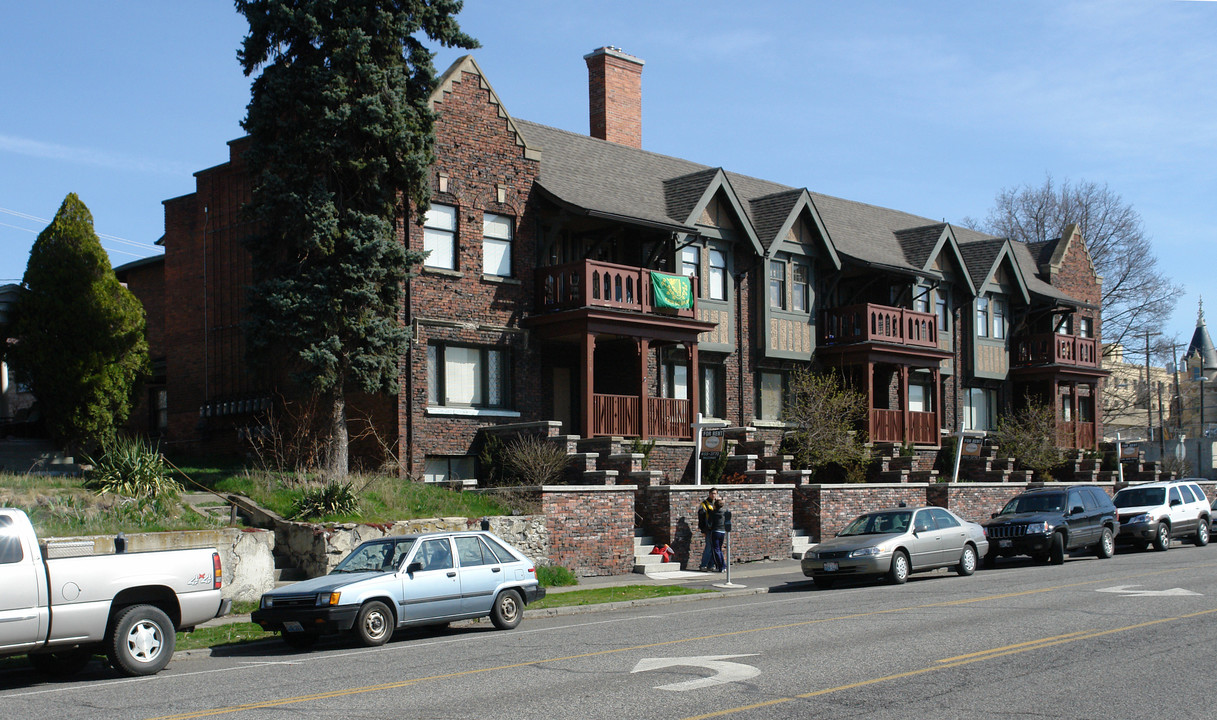 The Gables on Broadway in Spokane, WA - Building Photo