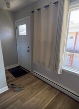 488 E 5th Ct, Unit B in Des Plaines, IL - Building Photo - Building Photo