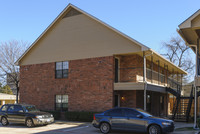 Remington Place in Denton, TX - Building Photo - Building Photo