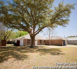 927 Lipan Dr in New Braunfels, TX - Building Photo