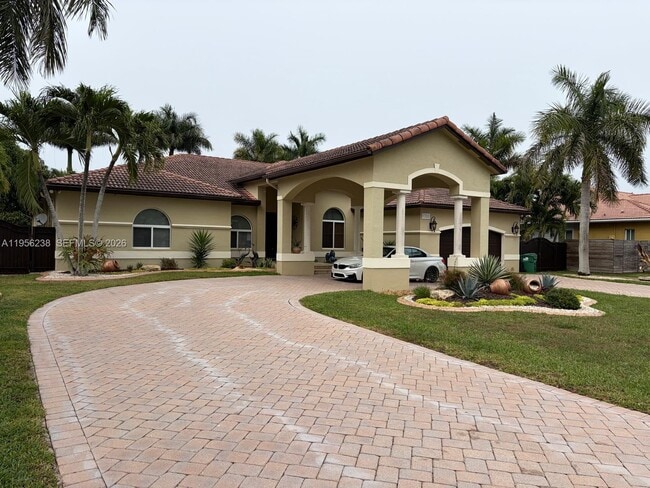 13163 SW 191st Terrace in Miami, FL - Building Photo - Building Photo