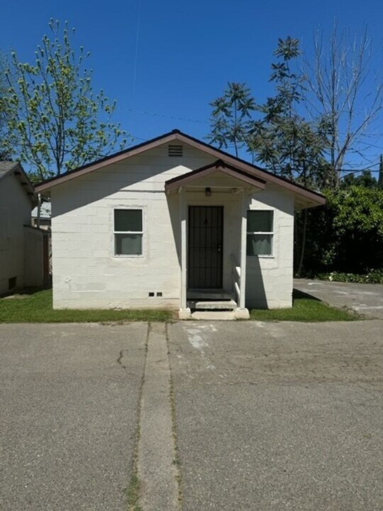 550 Maple St-Unit -Unit A in West Sacramento, CA - Building Photo