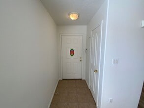 5411 Monterey Cove Ave NW in Albuquerque, NM - Foto de edificio - Building Photo