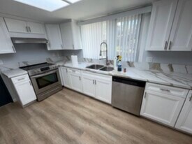 9507 Petite Ln in Lakeside, CA - Building Photo